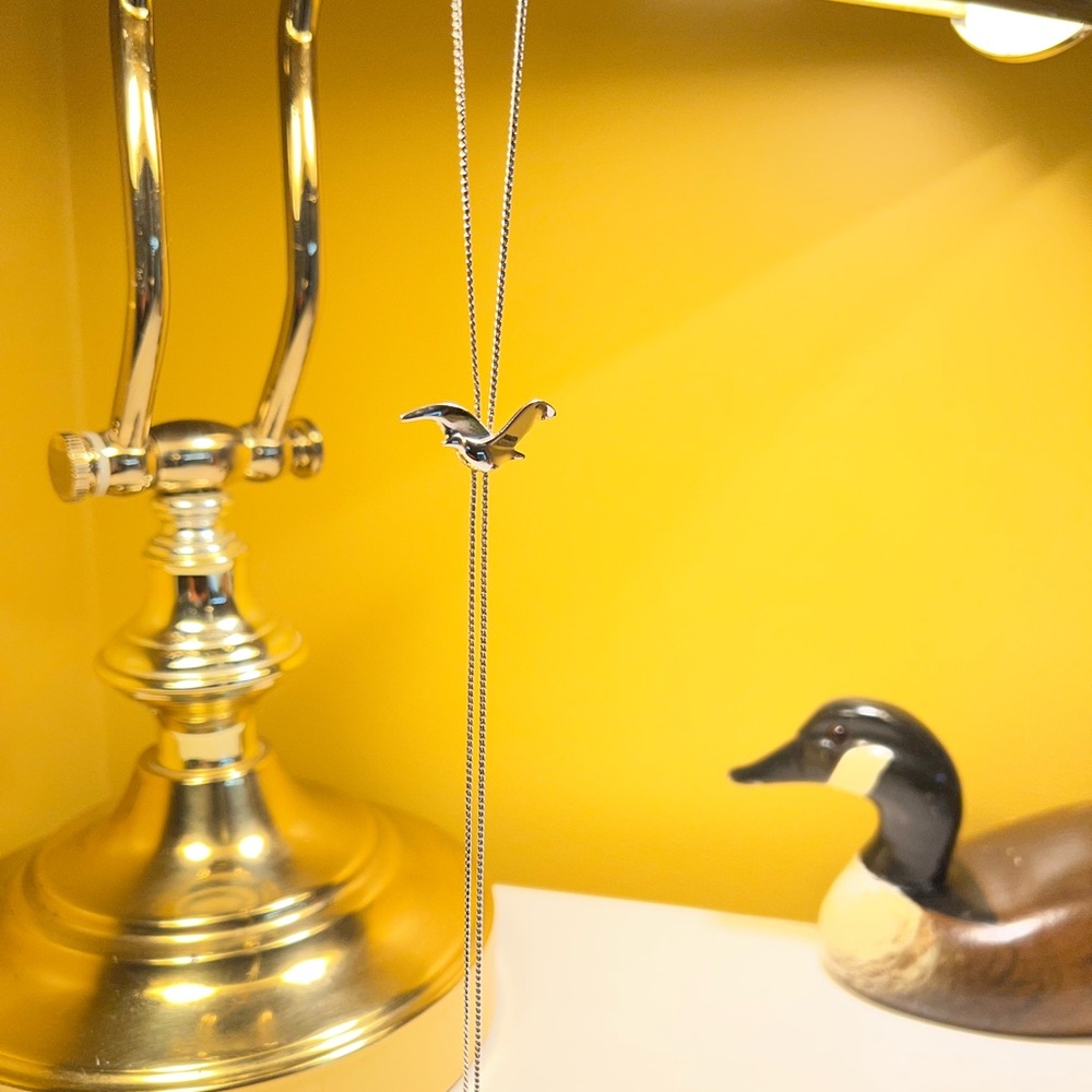 Avon vintage necklace. Lariat style. Seagull.